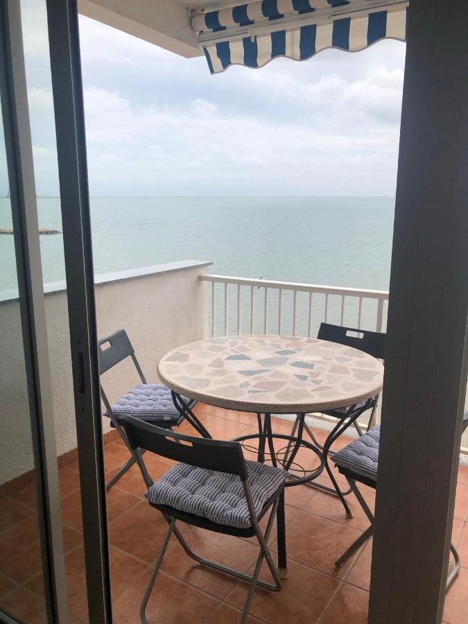 Apartamento En Primera Linea De Mar Sant Carlos de la Ràpita Eksteriør billede