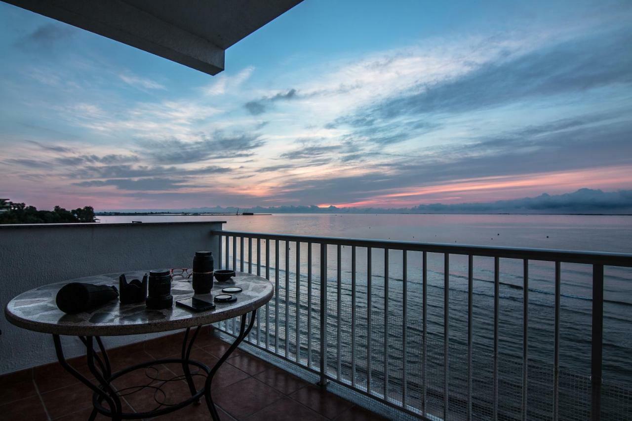Apartamento En Primera Linea De Mar Sant Carlos de la Ràpita Eksteriør billede